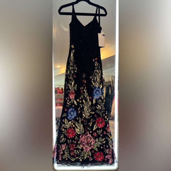 Mac Duggal FLORAL EMBELLISHED SPAGHETTI STRAP GOWN - Picture 9 of 13